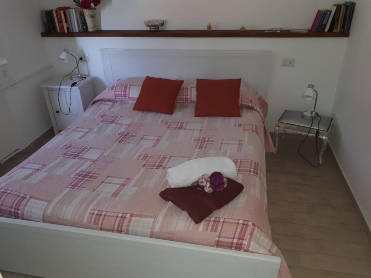 Bed and Breakfast Ai Tre Limoni Varraze Exterior foto
